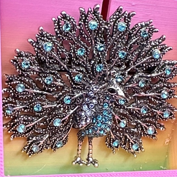 Vintage Peacock Brooch with Blue and Silver Accents - Picture 8 of 10